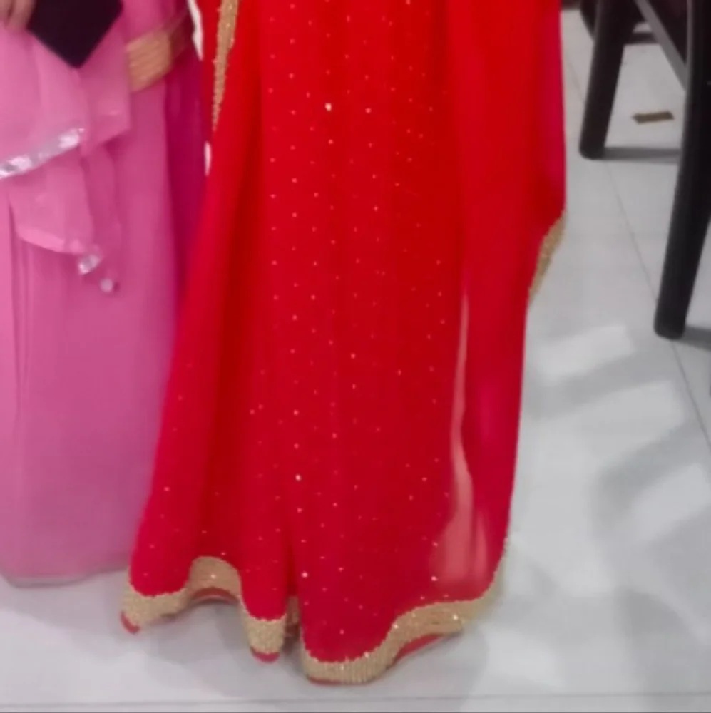 Red Beautiful Saree for Weddings Function Birthday Karwa and Diwali Party gowns - Picture 5 of 5